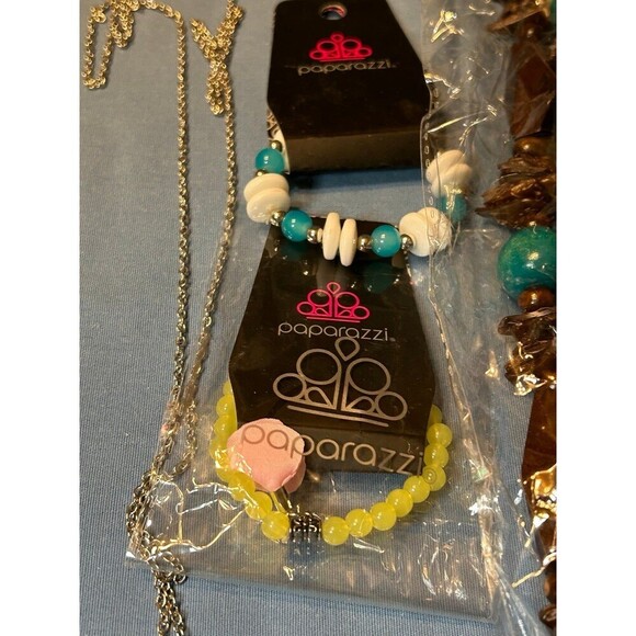 Paparazzi New Sealed Necklaces and Other Jewelry Lot of 5 - Picture 3 of 5